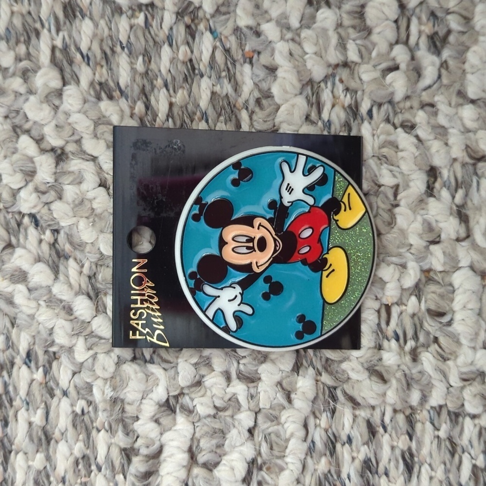 NWT. Classic Vintage Mickey Mouse Button pin. Disney pin button.